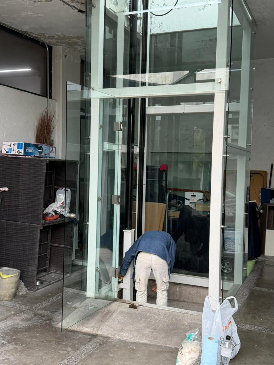 Proceso de mantenimiento para elevadores y ascensores